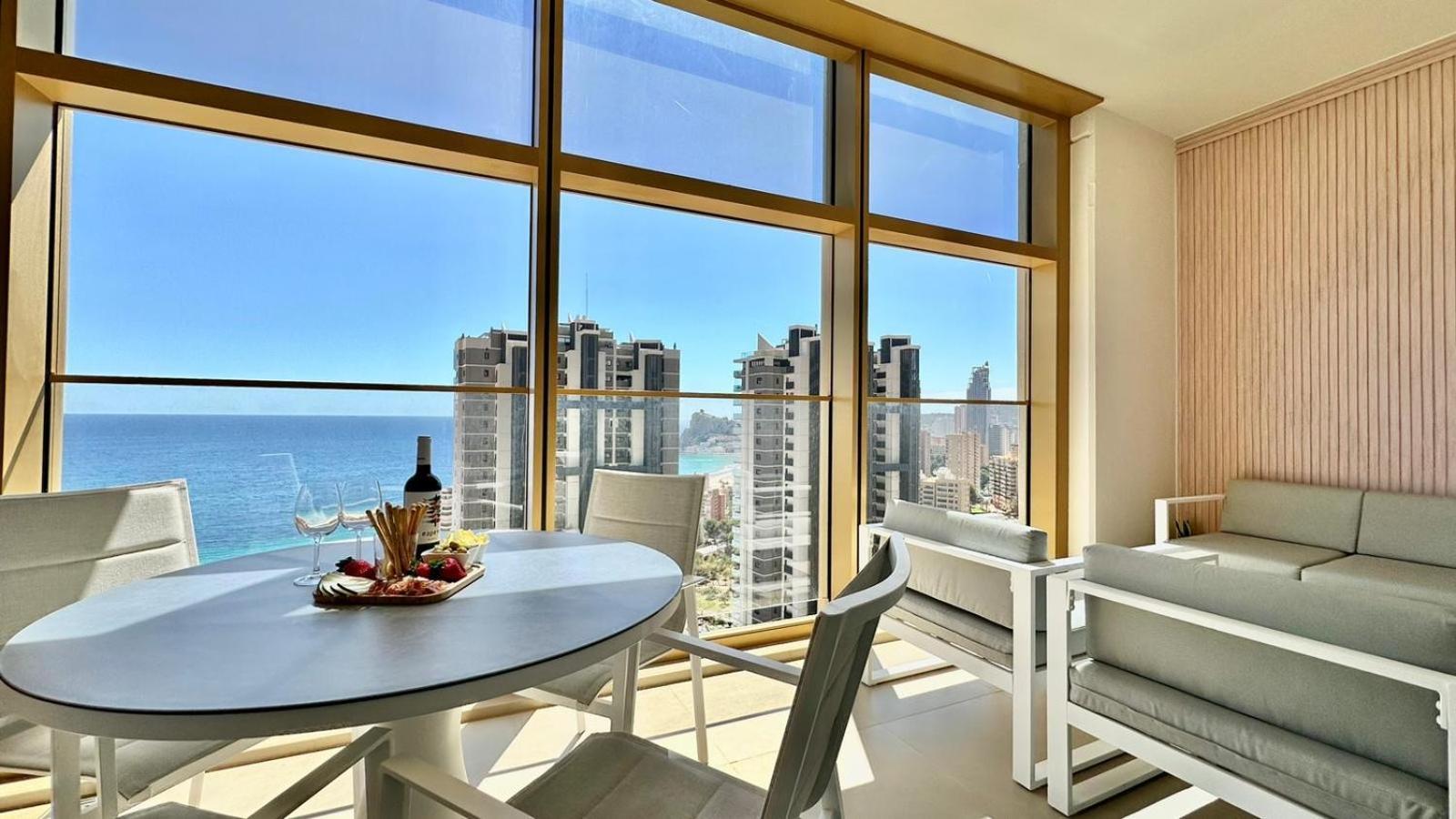 Intempo Residence By Leo Apartments Benidorm Luaran gambar